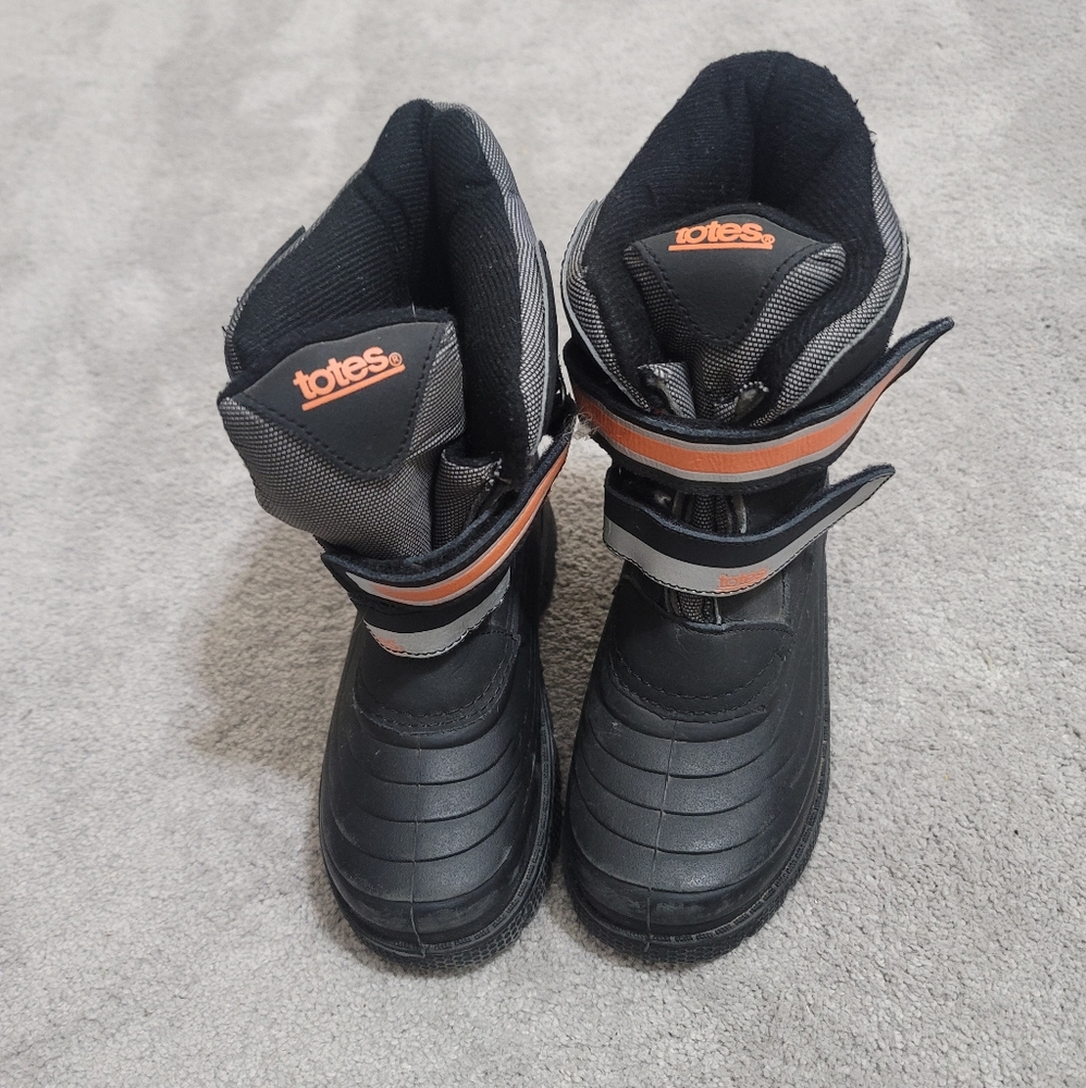 YOUTH TOTES BOOTS